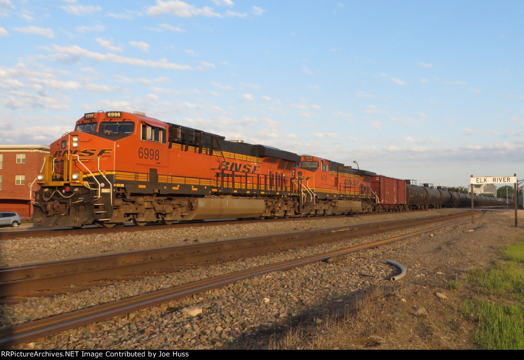 BNSF 6998 East